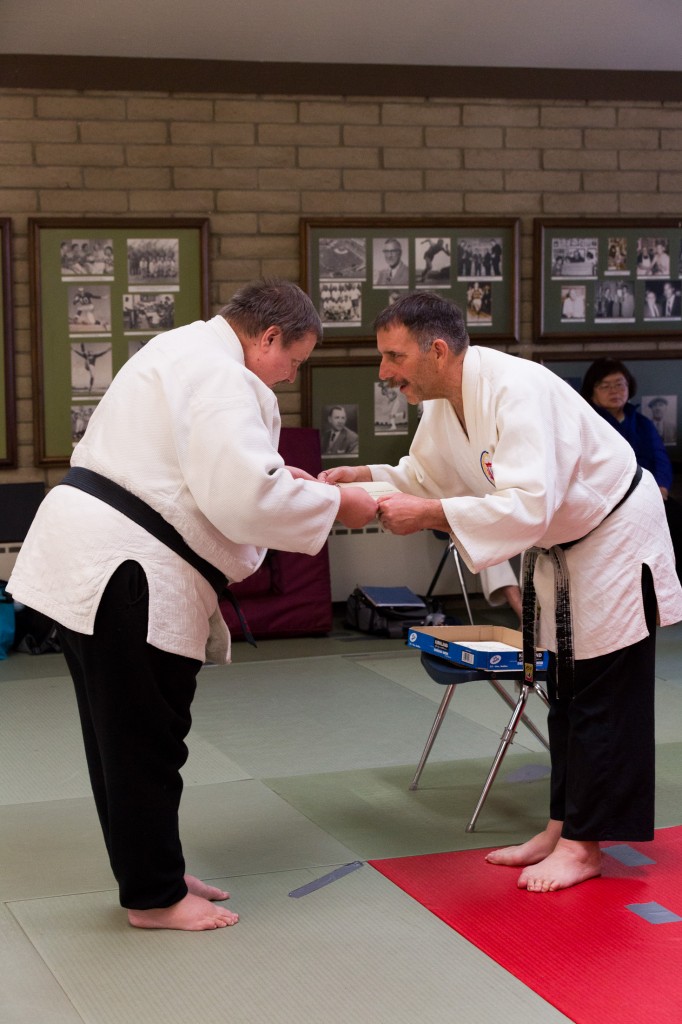 Okugi 2013, receiving hanshi diploma